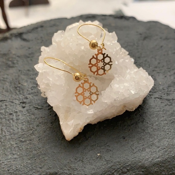 New 18k Gold Hooked Dangling Earrings - Picture 2 of 3